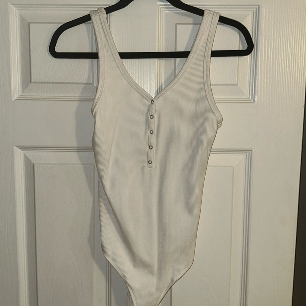 A&F ribbed Henley body suit sz M